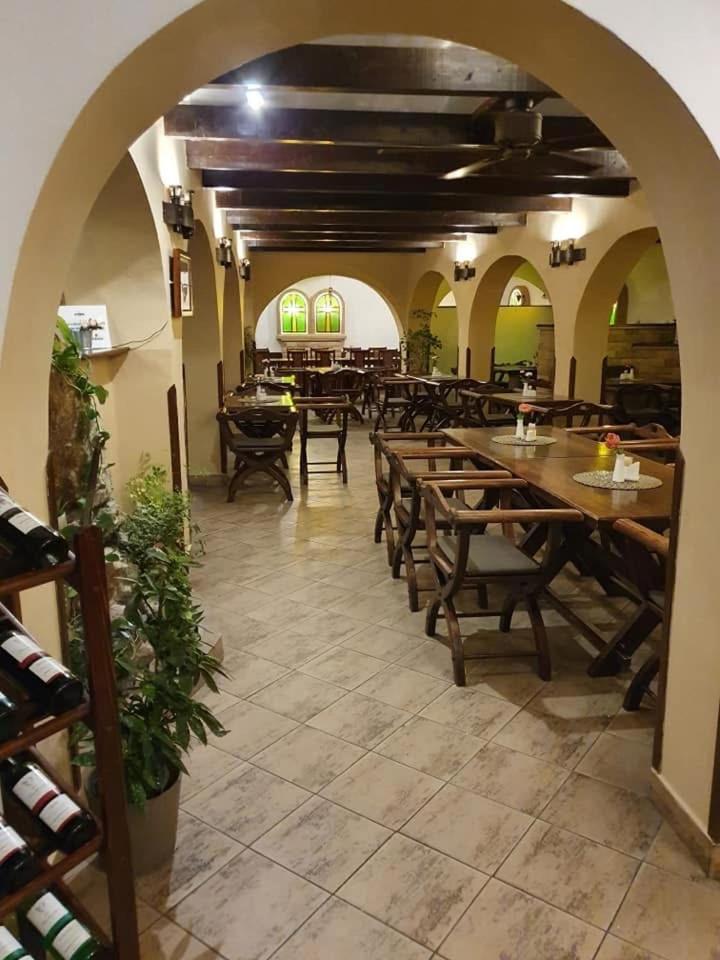 Excalibur Penzion A Restaurace Moravská Třebová Kültér fotó