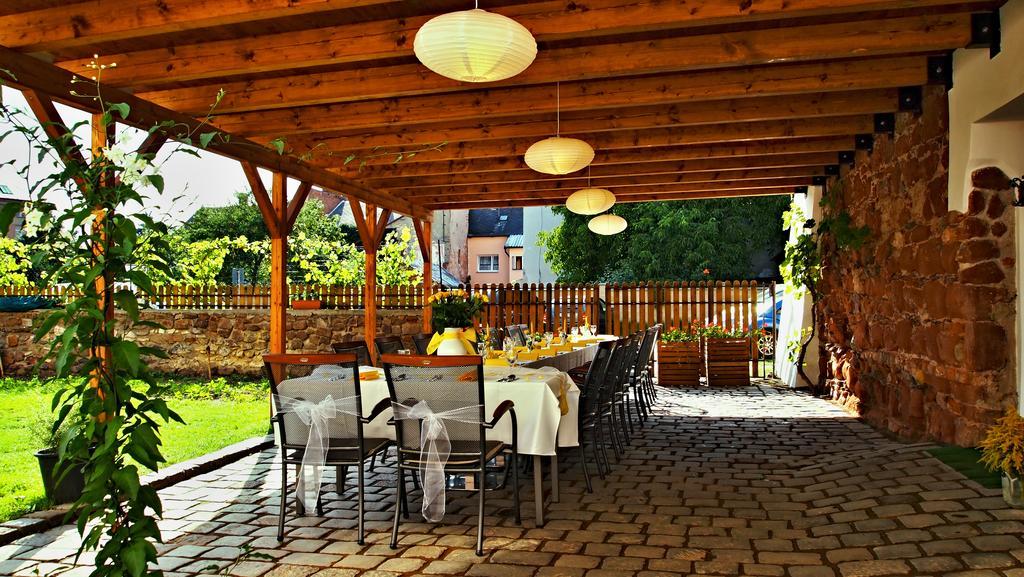 Excalibur Penzion A Restaurace Moravská Třebová Kültér fotó