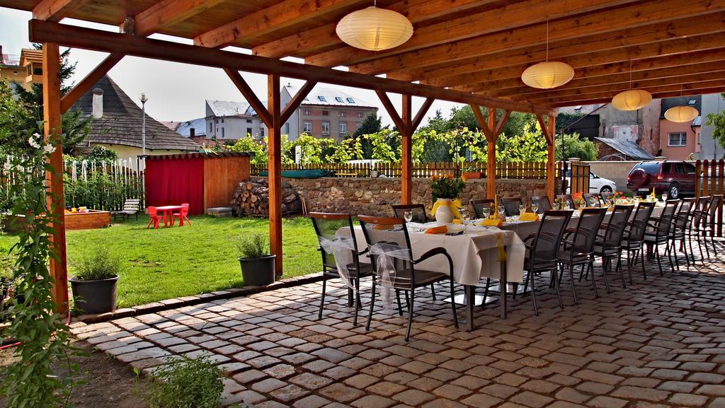 Excalibur Penzion A Restaurace Moravská Třebová Kültér fotó