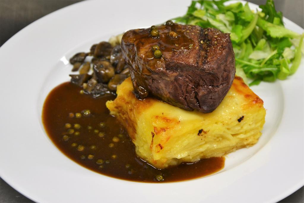 Excalibur Penzion A Restaurace Moravská Třebová Kültér fotó